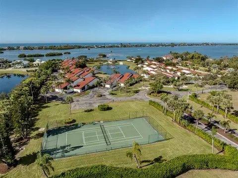 View/Area - 764 Sarabay Rd #8, Osprey, FL 34229 photo 5 of 22