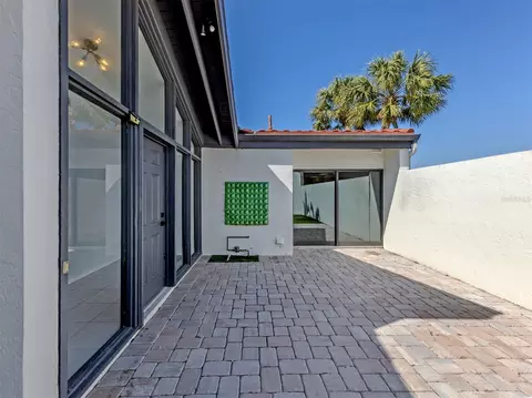 Exterior - 764 Sarabay Rd #8, Osprey, FL 34229 photo 5 of 14