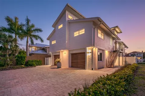 4938 Commonwealth Dr, Sarasota, FL 34242