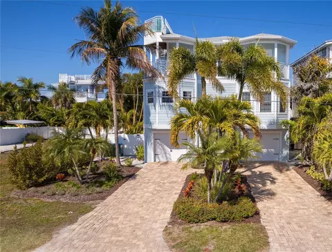 130 50th St, Holmes Beach, FL 34217