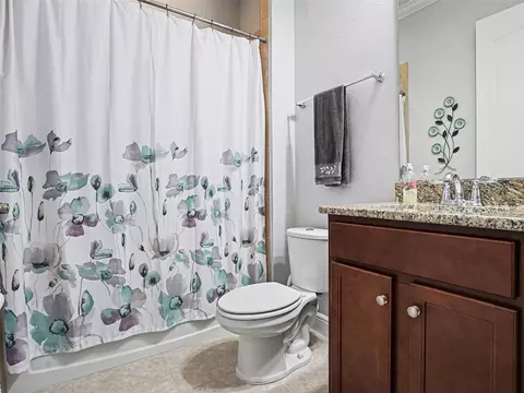 Bath - 2388 Datura Loop, Saint Cloud, FL 34772 photo 2 of 2