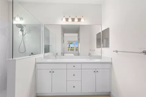 Bath - 10934 Sand Pine Ln, Parrish, FL 34219 photo 1 of 4