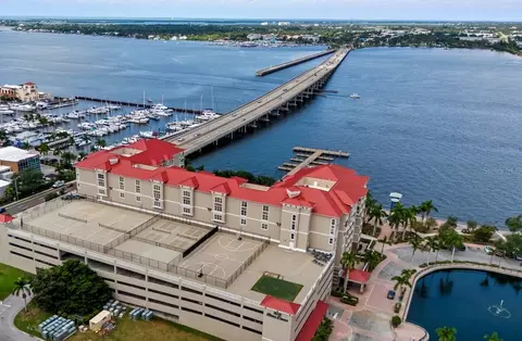 808 3rd Ave W #111, Bradenton, FL 34205