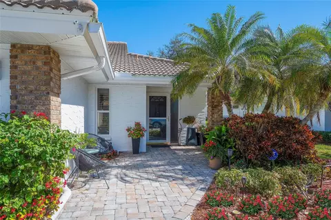 5803 Garden Lakes Dr, Bradenton, FL 34203