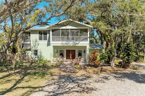 820 N Elm St, Englewood, FL 34223