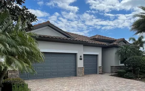 307 Whispering Palms Ln, Bradenton, FL 34212
