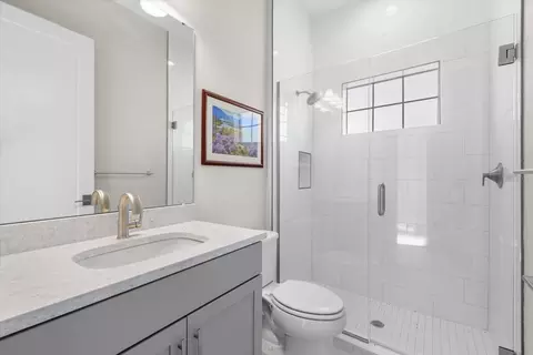 Bath - 8217 Liebton Pl, Parrish, FL 34219 photo 6 of 9