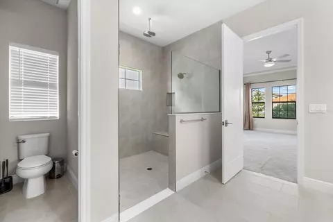 Bath - 8217 Liebton Pl, Parrish, FL 34219 photo 8 of 9