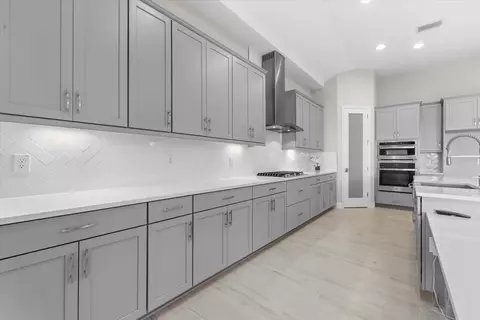 Kitchen - 8217 Liebton Pl, Parrish, FL 34219 photo 6 of 6