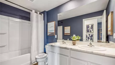 Bath - 1841 Hammock Trace Dr, Parrish, FL 34219 photo 1 of 1