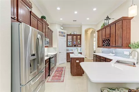 Kitchen - 302 Cockle Shell Loop, Apollo Beach, FL 33572 photo 3 of 7