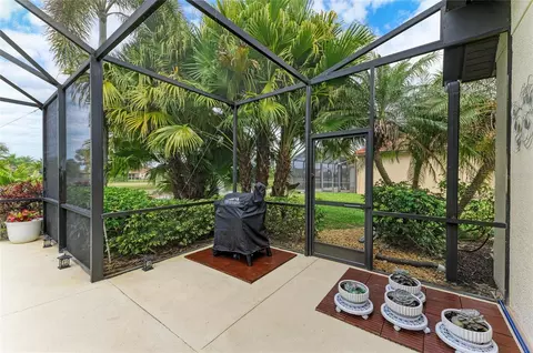 Exterior - 302 Cockle Shell Loop, Apollo Beach, FL 33572 photo 13 of 17