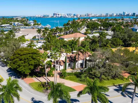 319 Bird Key Dr, Sarasota, FL 34236