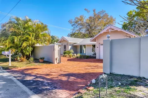 1792 Floyd St, Sarasota, FL 34239