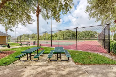 View/Area - 7604 52nd Ter E, Bradenton, FL 34203 photo 4 of 7