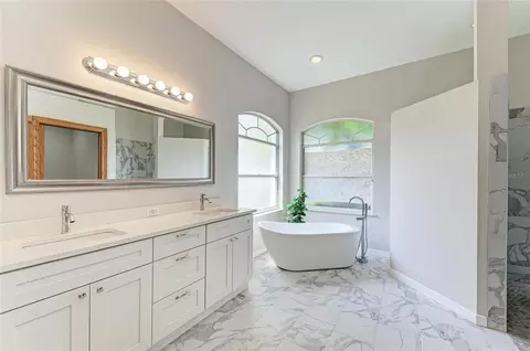 Bath - 7604 52nd Ter E, Bradenton, FL 34203 photo 1 of 7