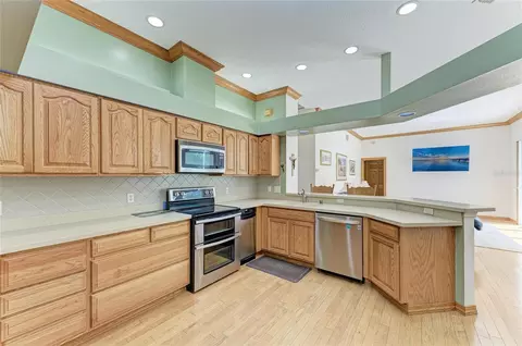 Kitchen - 7604 52nd Ter E, Bradenton, FL 34203 photo 6 of 8