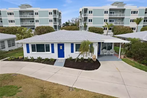 17 Pearl St, Englewood, FL 34223