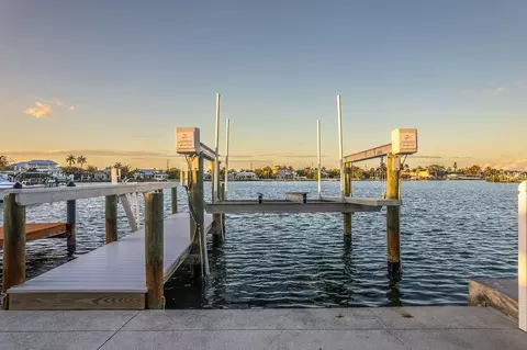 454 63rd St, Holmes Beach, FL 34217