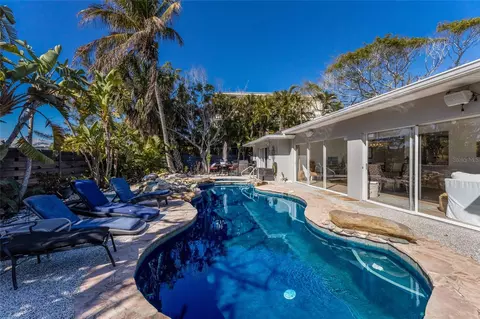 Exterior - 419 Clark Dr, Holmes Beach, FL 34217 photo 6 of 17