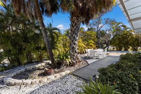 Exterior - 419 Clark Dr, Holmes Beach, FL 34217 photo 10 of 17