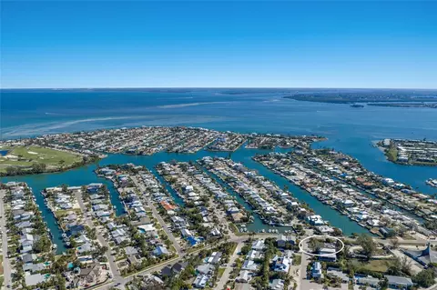 View/Area - 419 Clark Dr, Holmes Beach, FL 34217 photo 3 of 9
