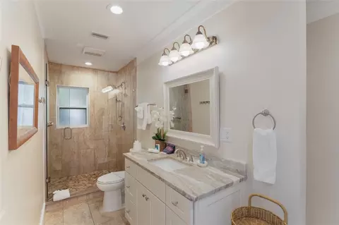 Bath - 419 Clark Dr, Holmes Beach, FL 34217 photo 1 of 2