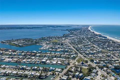 View/Area - 419 Clark Dr, Holmes Beach, FL 34217 photo 7 of 9