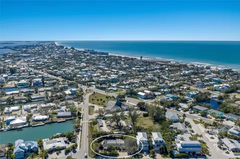 View/Area - 419 Clark Dr, Holmes Beach, FL 34217 photo 4 of 9
