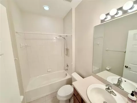 Bath - 11479 52nd Ct E, Parrish, FL 34219 photo 5 of 5