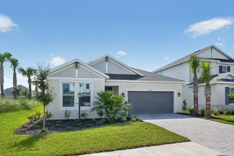 Exterior - 10839 Eclipse St, Sarasota, FL 34241 photo 5 of 13