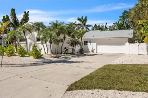 155 Crescent Dr, Anna Maria, FL 34216