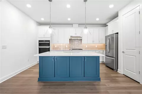 Kitchen - 5854 Windbreak Ct, Apollo Beach, FL 33572 photo 1 of 5