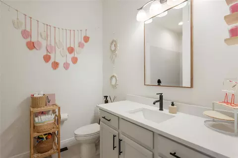 Bath - 4238 Sea Marsh Pl, Parrish, FL 34219 photo 4 of 7