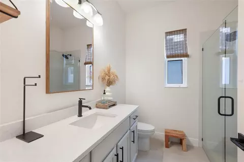Bath - 4238 Sea Marsh Pl, Parrish, FL 34219 photo 6 of 7