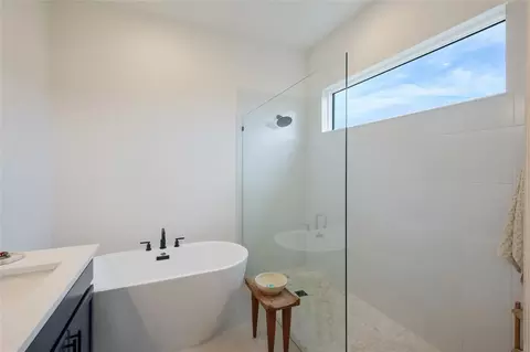 Bath - 4238 Sea Marsh Pl, Parrish, FL 34219 photo 3 of 7
