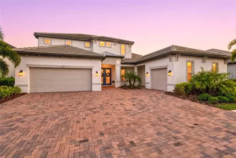 6152 Lungo Lago Dr, Sarasota, FL 34241