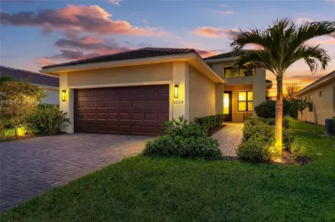 5220 Barnett Cir, Bradenton, FL 34211