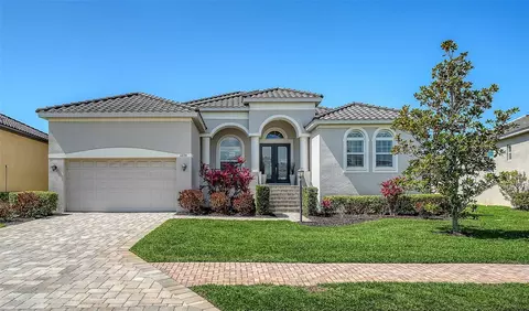 6220 Signature Pointe Ln, Bradenton, FL 34210