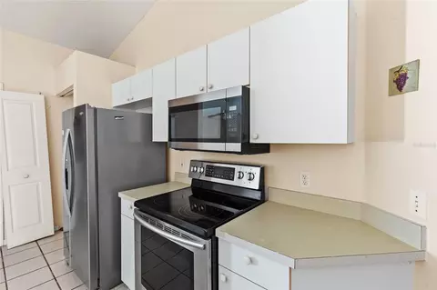 Kitchen - 6524 67th Ct E, Bradenton, FL 34203 photo 2 of 4