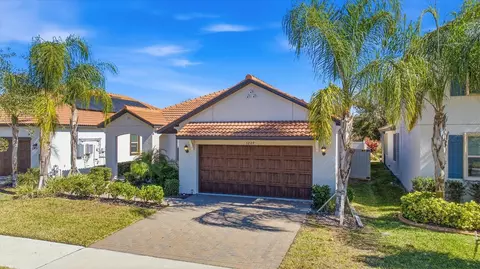 5209 Windy Grove Dr, Wimauma, FL 33598