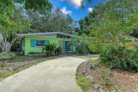 2886 Wood St, Sarasota, FL 34237