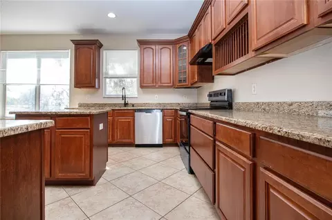 Kitchen - 18048 Java Isle Dr, Tampa, FL 33647 photo 1 of 8
