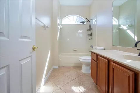 Bath - 18048 Java Isle Dr, Tampa, FL 33647 photo 9 of 14