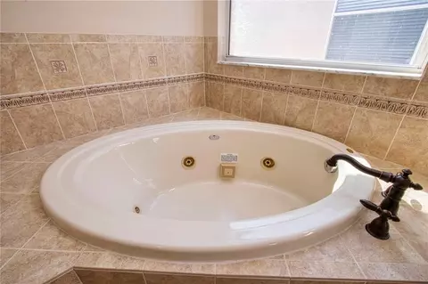 Bath - 18048 Java Isle Dr, Tampa, FL 33647 photo 6 of 14