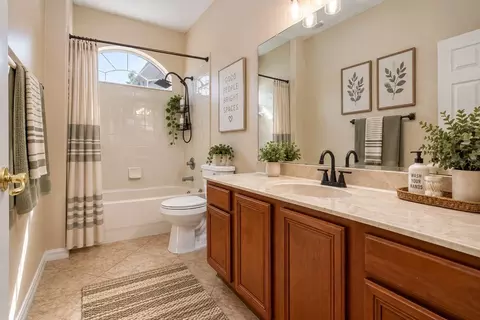 Bath - 18048 Java Isle Dr, Tampa, FL 33647 photo 10 of 14