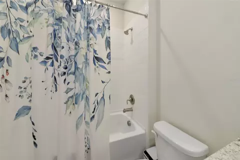Bath - 627 160th St E, Bradenton, FL 34212 photo 4 of 4