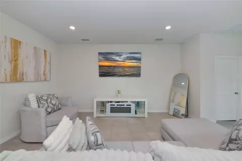 Living - 627 160th St E, Bradenton, FL 34212 photo 2 of 3