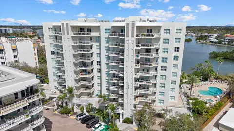 1660 Summerhouse Ln #402, Sarasota, FL 34242