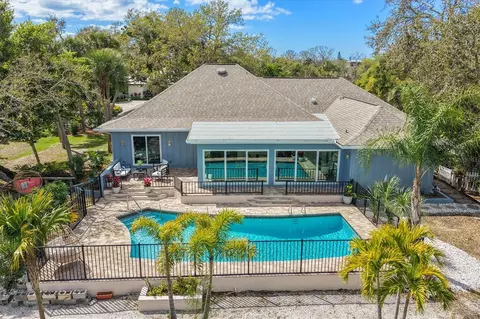 700 Tropical Cir, Sarasota, FL 34242